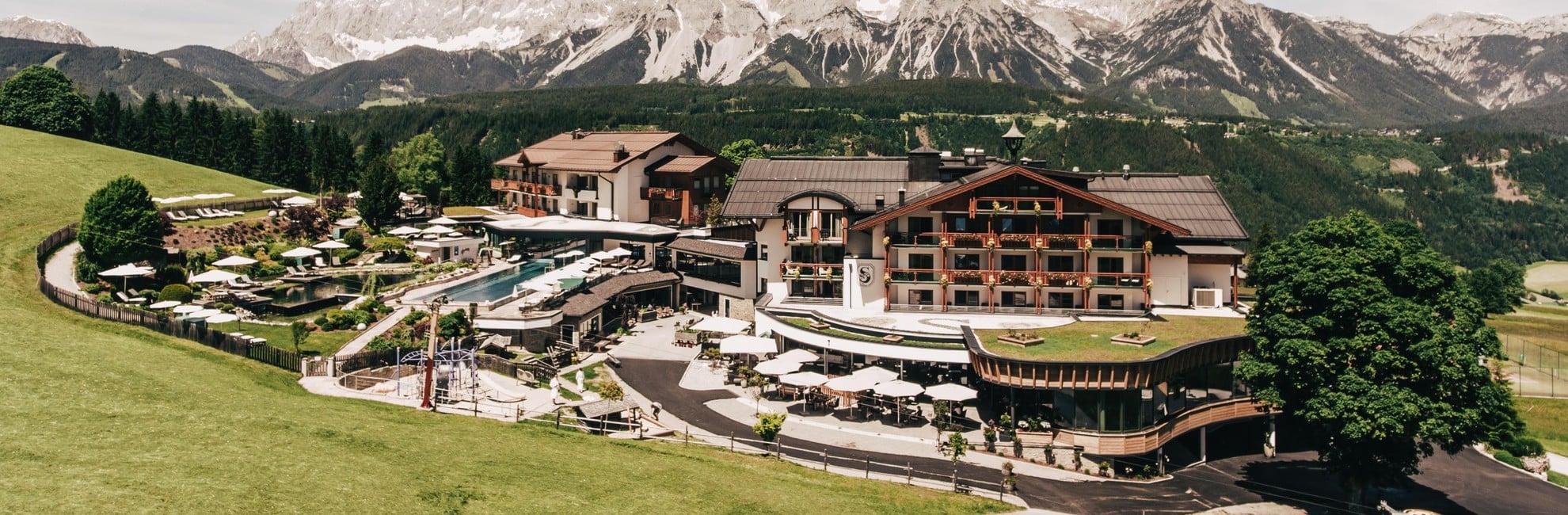 Hotel in the middle of the mountains